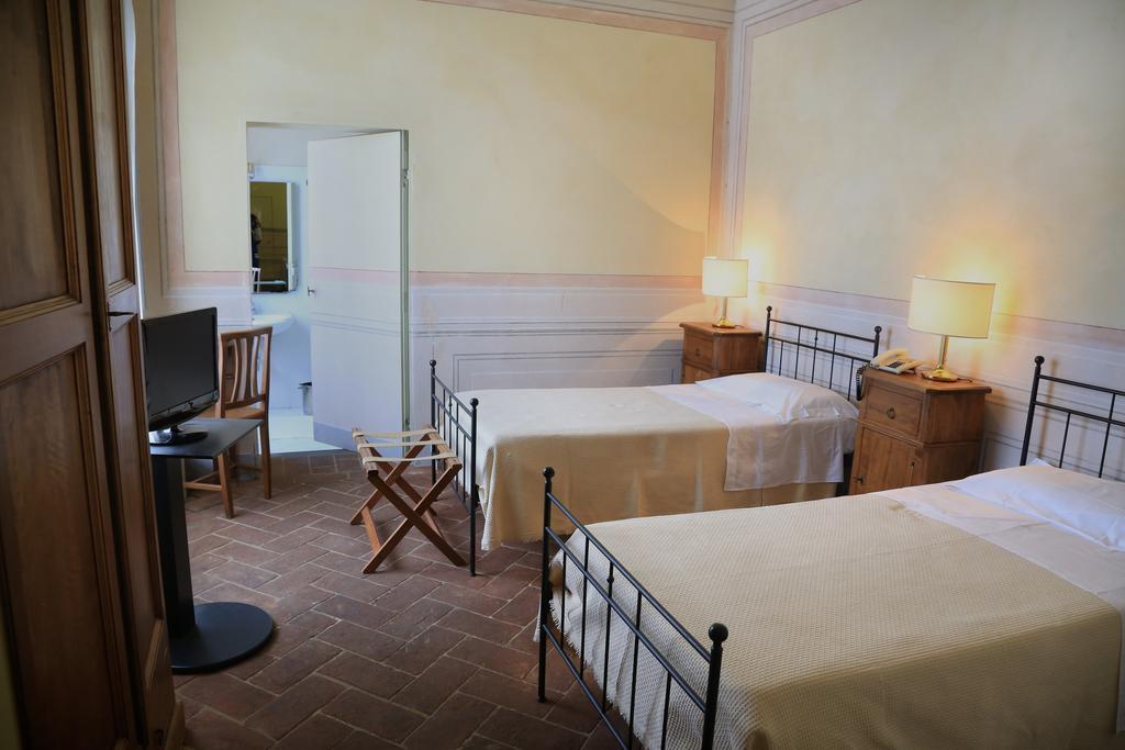 La Locanda Di San Pier Piccolo Hotel Arezzo Room photo