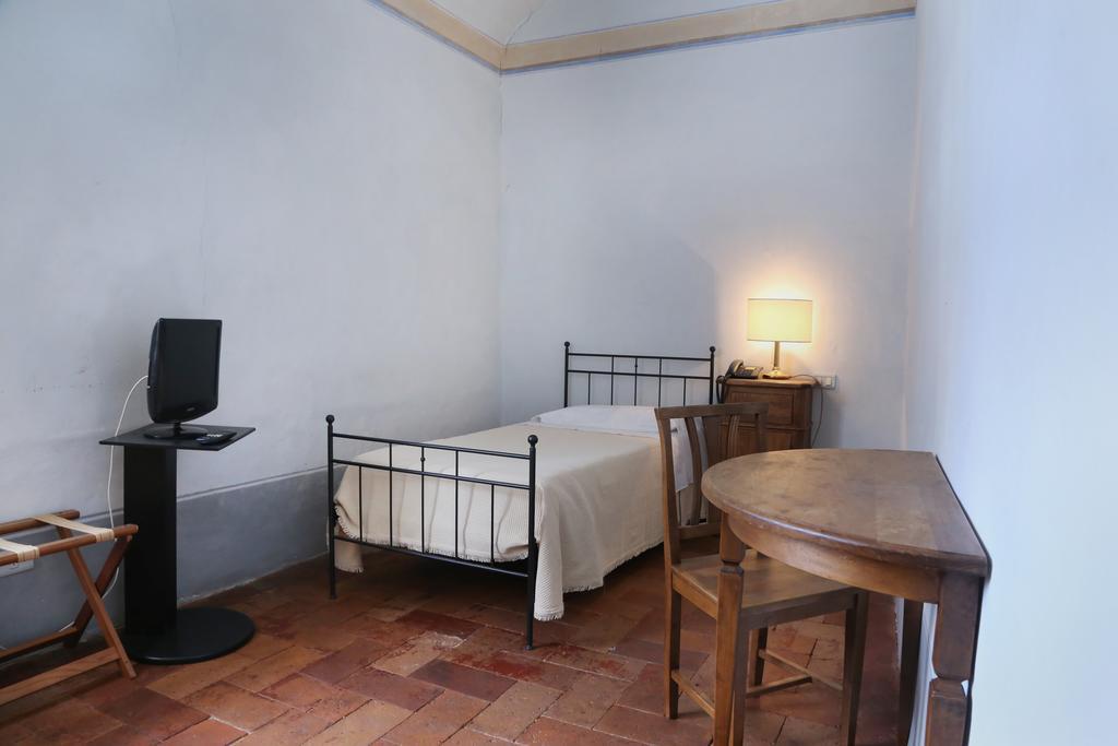 La Locanda Di San Pier Piccolo Hotel Arezzo Room photo